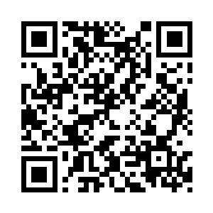 门口拦着的保镖一个个亮出了藏在身上的手枪二维码生成