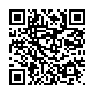 闫跃进刚刚开始介绍身边的那个眼镜二维码生成