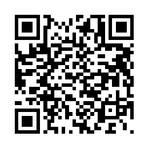 闻秀玉兄弟被曾家兄弟拉扯到一边去二维码生成