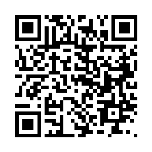 阿尔看着雨果和大家有说有笑的模样二维码生成