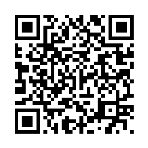 阿竹一瞬间只能摆出一副囧囧有神的表情看他二维码生成