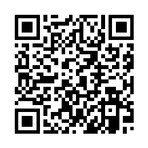 附近河水在幽暗夜色下潺潺流淌着二维码生成