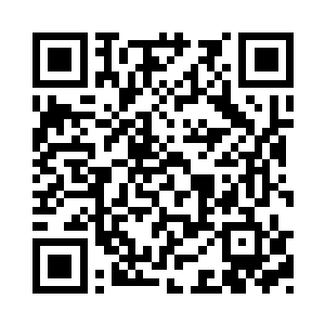 陆家的一个老仆过来说小姐正在央求郑家主人二维码生成