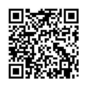 陆金源看着这不知道经历了多少岁月的拱门二维码生成