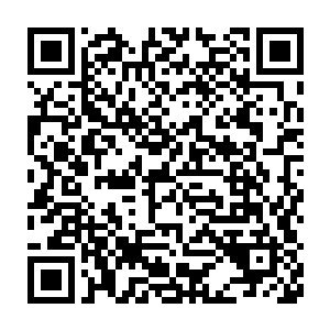 陈树大吼一声用身子催动已经失去力道的长刀一头撞进了胡人的怀里二维码生成