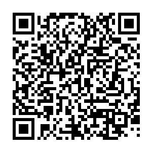 陈诚则带着十一名毒玫瑰的黑衣人快速出现在夜总会后面一个昏暗的角落二维码生成