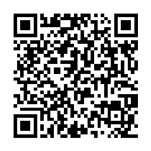 陈诚立即招呼着队友们向对面的下路二塔发起了进攻二维码生成