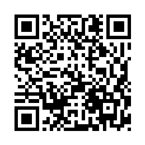 陨石坑的表面绽放出了五彩斑斓的花纹二维码生成