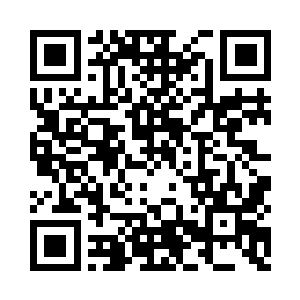 随即带着一脸的好奇慢慢朝他走过去二维码生成