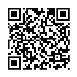 随后戴上他的那副奇怪的红色眼镜二维码生成