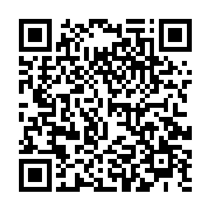 随后自己快速沿着固界符连接出来的金色大道上奔走二维码生成