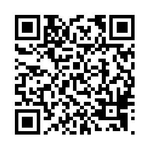 随后顺手就把一个盒子从袖子里取出二维码生成