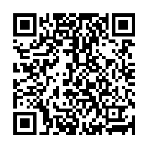 隐藏在一百个工业机器人中的一百个高爆炸弹一起爆炸的威力二维码生成