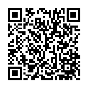 集成化操控台上的内部电话忽然刺耳的响了起来二维码生成