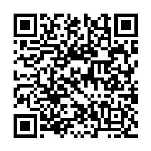 雷欧克斯化成的闪电就刺穿了格尔斯丹所在的位置二维码生成