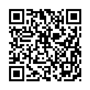 霍君瑶的俏脸轻轻的挨擦着霍君白的胸膛二维码生成