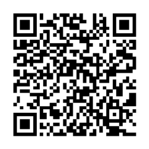 霎时间只见大片的鬼神军从前营中各个位置汹涌杀出二维码生成