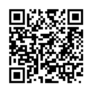 青灰色的战斗服和他们手臂上的青蛇臂章显示二维码生成