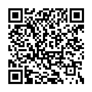 青铜巨盾在冲击波的洗礼下发出古老沉重的声音二维码生成