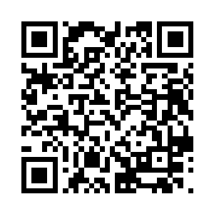 靠在潮湿满是苔藓的墙上把头探了出去二维码生成