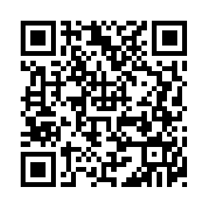 面前是安家情报系统传来的最新加密邮件二维码生成