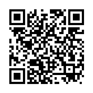 面无表情的折断华服男子一根手指二维码生成