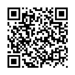面部上一只硕大的眼珠子占据了半个脸颊二维码生成