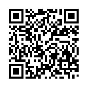 颤颤巍巍地掏出一个黑漆漆的东西二维码生成