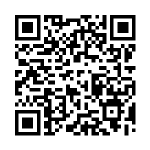 风平浪静的大海上飘荡着数十个彩色的气球二维码生成