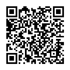 飞船脱缰野马一般向前面一颗巨大的陨石方向撞去二维码生成