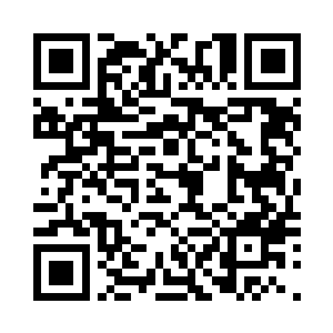 首先看见他们的一位老人还转身想跑二维码生成