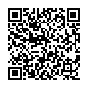 马晓梅在桌子上画出的竟然是一个……鬼眼图案二维码生成