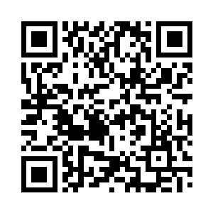 高大的身材套着一身合体的军用野战装二维码生成