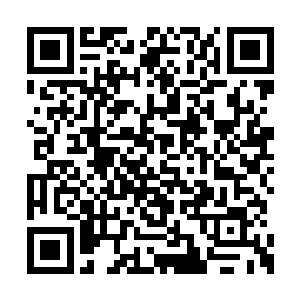 高富帅看到冰心和夏天在那里秀恩爱冷哼了一声二维码生成