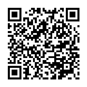 鬼谷子从怀中掏出了一个白玉小壶递给了万俟飞二维码生成