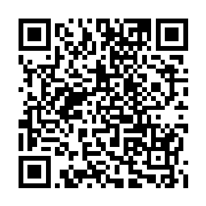 鬼魅般出现在漂亮小高护的柳逸尘眼神幽深冷厉二维码生成