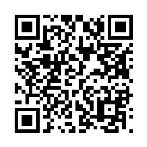 黑卷毛和另外跟出来那两男生脸色都很难看二维码生成