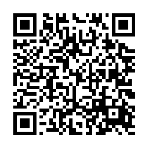 黑色气旋顺着爷爷破开的空间缺口进入了镇压军总部二维码生成