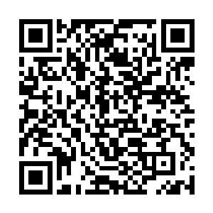黑色闪电直接将超级斩舰刀所在的空间分割成了两半二维码生成