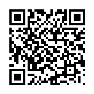 黑衣人也是瞬间抽出了一口的碧绿长剑二维码生成