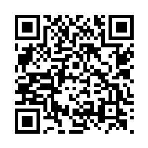 黑衣人周围竟形成了一个圆形的薄膜二维码生成