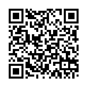 黑衣沈凡将一片五色池水扔向若离二维码生成