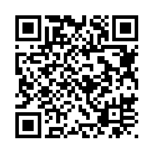 龙天漪在男人的怀里不安的动了动二维码生成