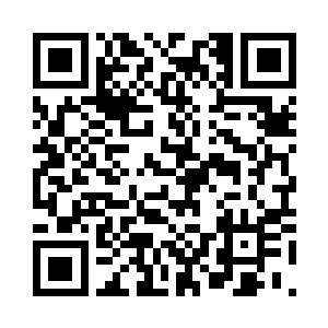 龙天漪被他的眼神看的满身的不舒服二维码生成