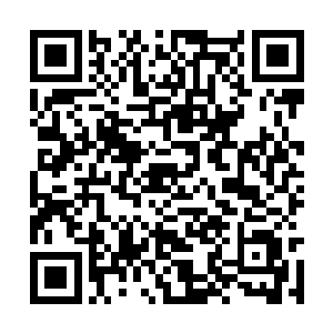 龙宇便是察觉到有着三股很是血腥的味道蔓延开来二维码生成