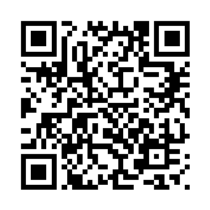 龙宇缓缓从衣袖中取出一个东西来二维码生成