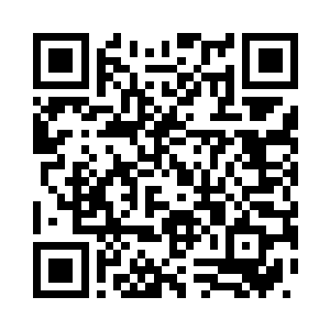 龙王手里捧着一面折叠起来的旗帜二维码生成