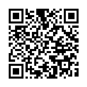 龙羽已经将刘昌伟的手机夺了过来二维码生成